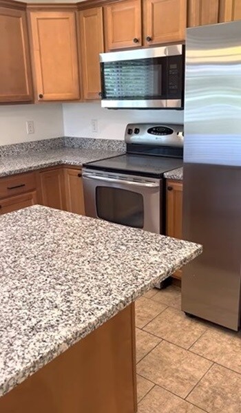 Building Photo - 832 S 925 W