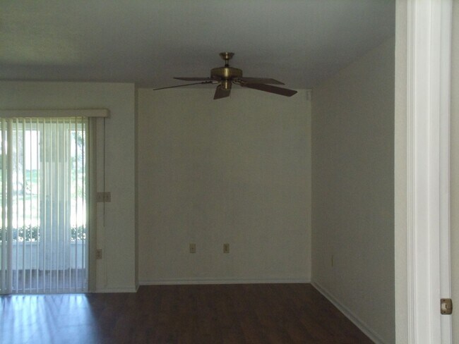 Building Photo - Charming 2BR/2BA Villa with 1-Car Garage i...