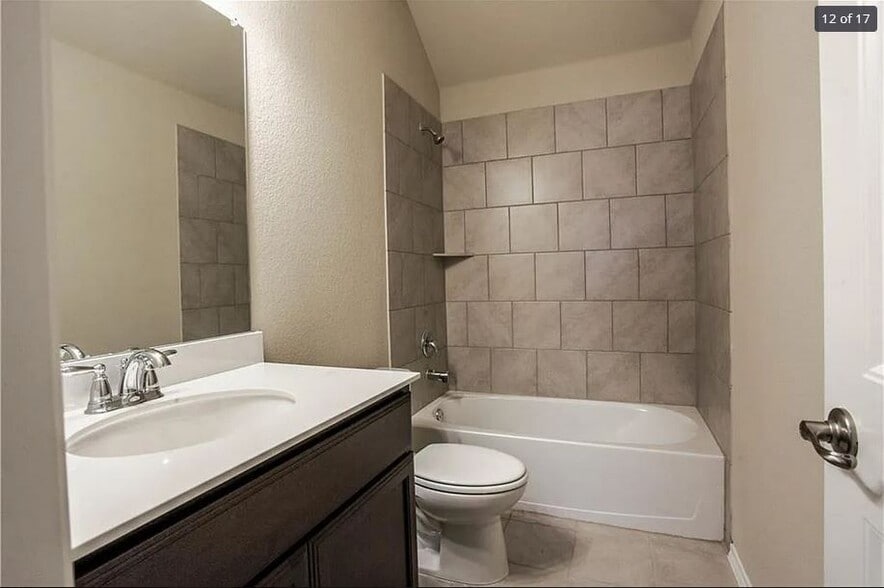 Building Photo - 616 Crowell Dr