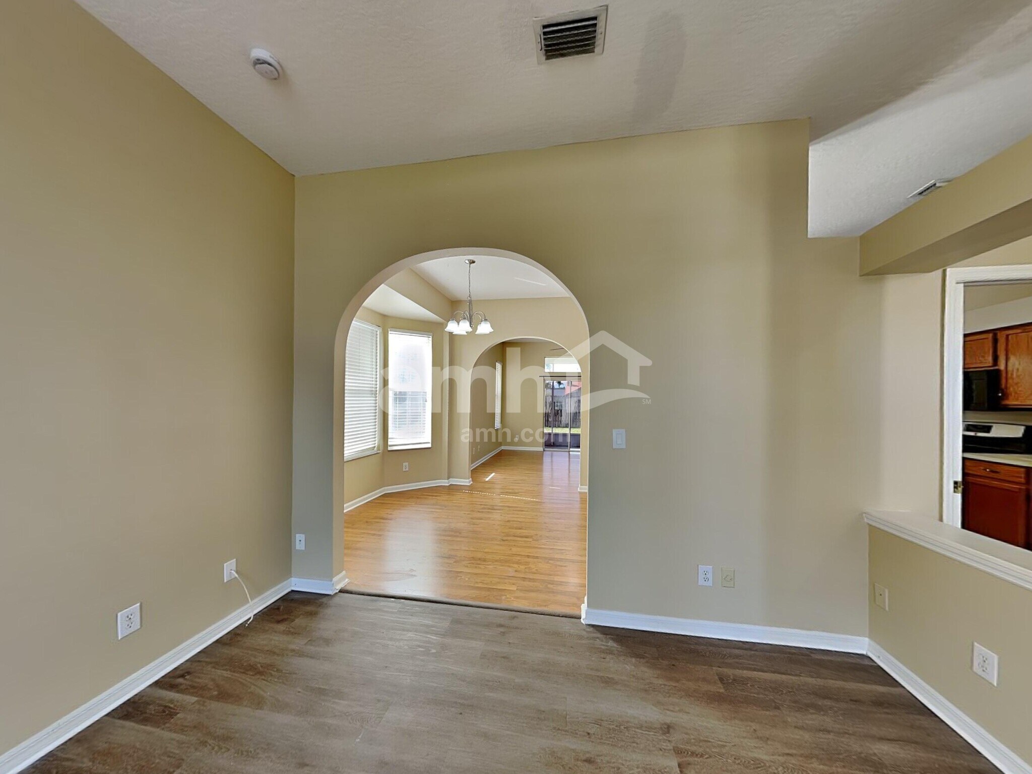 Building Photo - 2462 St Johns Ln