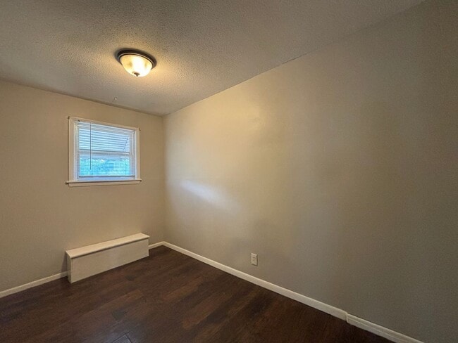 Building Photo - 1092 Edgerton St
