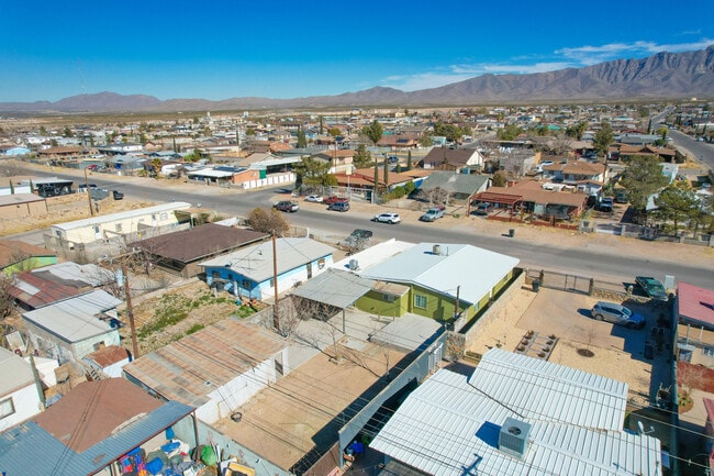 Building Photo - 8613 Kingsway Dr