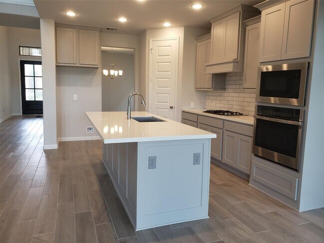 Building Photo - 8806 Morning Glow Dr