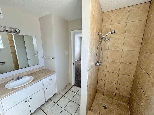 Building Photo - 10200 Galahad Way