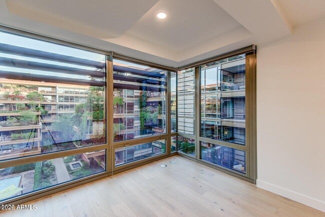 Building Photo - 7121 E Rancho Vista Dr