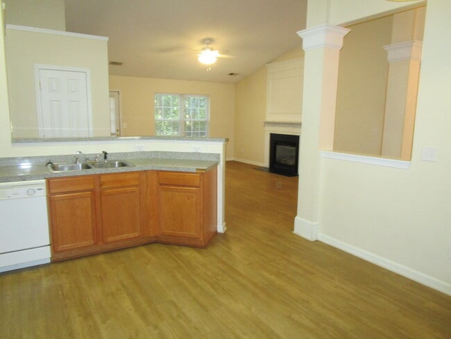 Building Photo - 1350 Monterey Dr