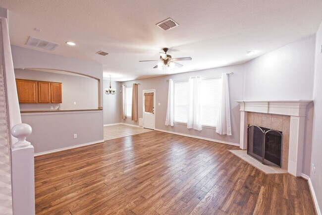 Building Photo - Allen 4 Bedroom available Short Term