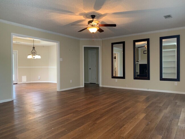 Building Photo - 1 Summer Ridge Ct