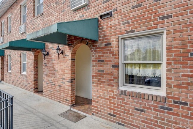 Building Photo - 38 Beekman Ave