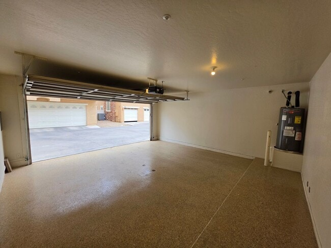Building Photo - 907 W Wendy Way