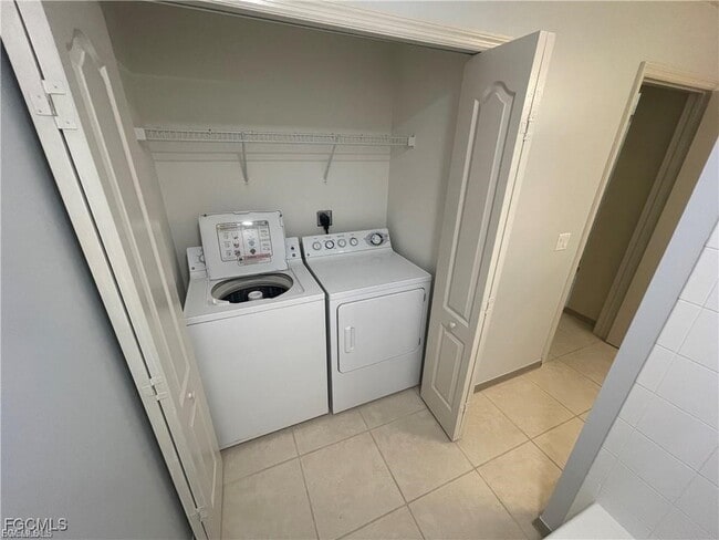 Building Photo - 8550 Kingbird Loop