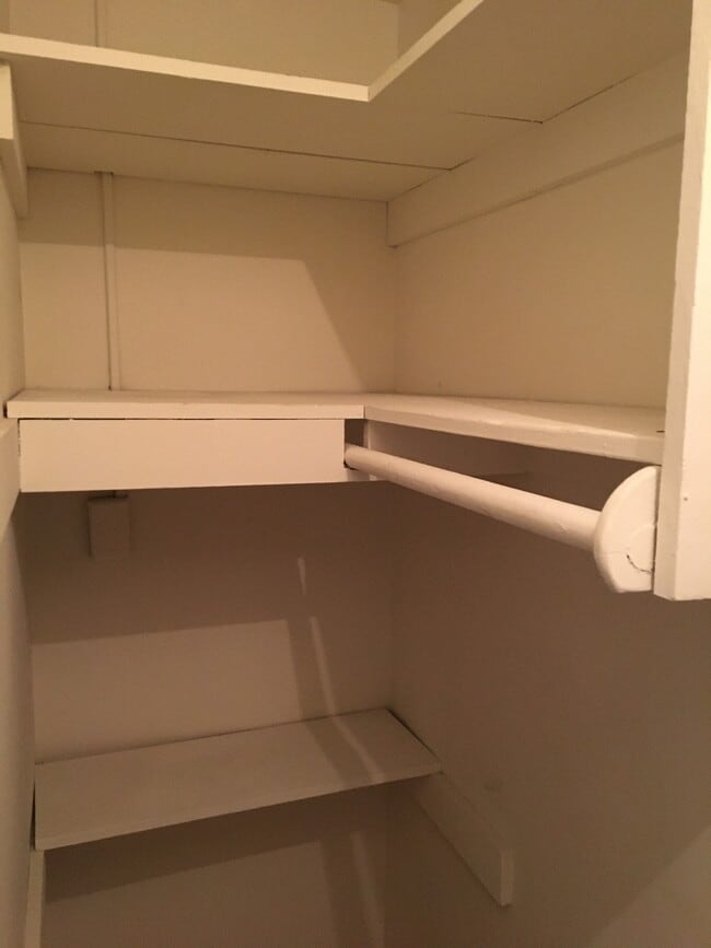 Building Photo - 5301 Russell Ave