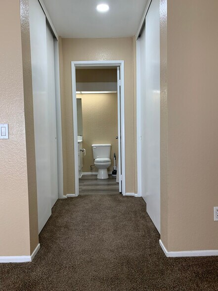 Building Photo - 1365 Crafton Ave