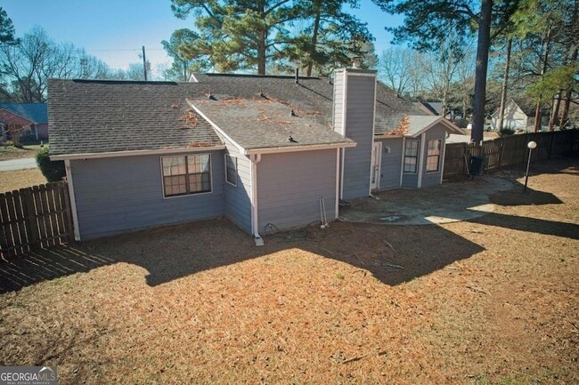 Building Photo - 1528 Carriage Ln