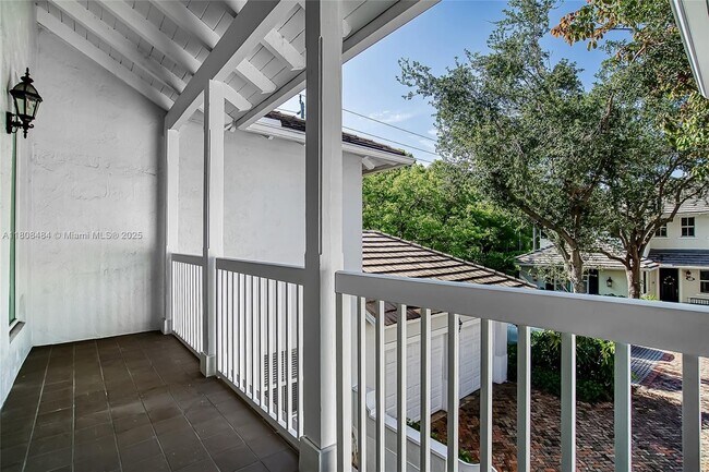 Building Photo - 5701 SW 85th St
