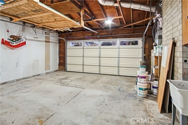 Building Photo - 2367 Golden Ave
