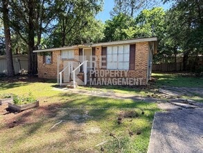 Building Photo - 614 Cedarwood Dr
