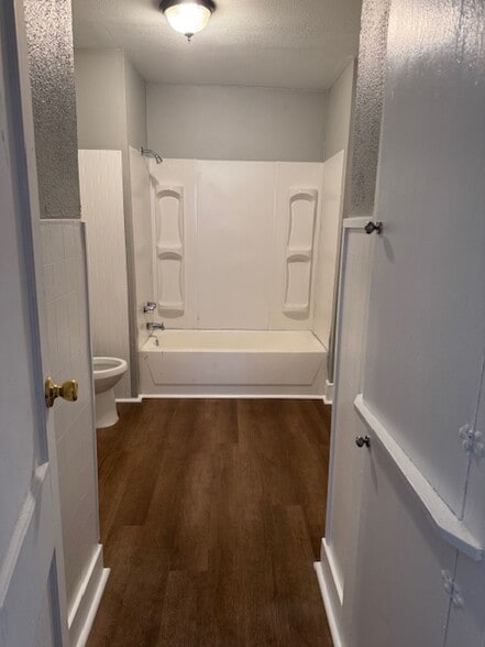 Building Photo - 2001 N Grand Ave