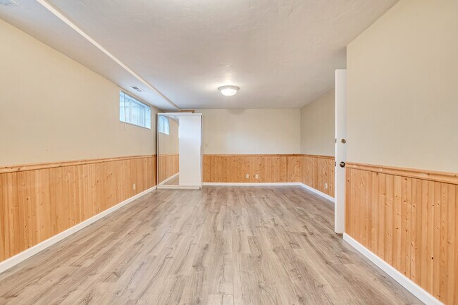 Building Photo - 2551 Elm Ave