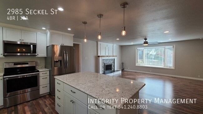 Building Photo - 2985 Seckel St