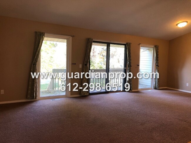 Building Photo - End Unit Townhouse Available August 1, Vau...