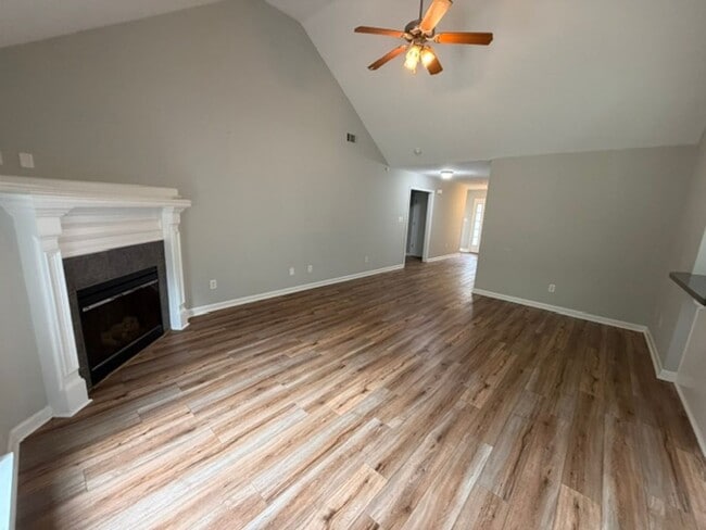 Building Photo - 514 Lory Ln