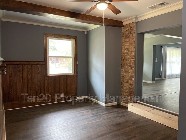 Building Photo - 5835 Darral Dr