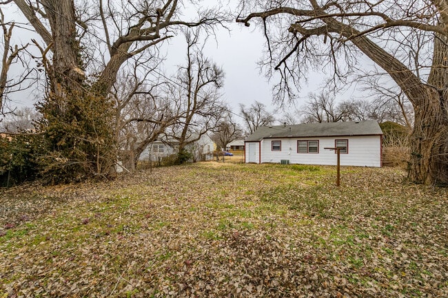 Building Photo - 6225 N Independence Dr