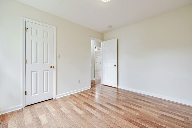 Building Photo - 7600 Lilly Pond Ln