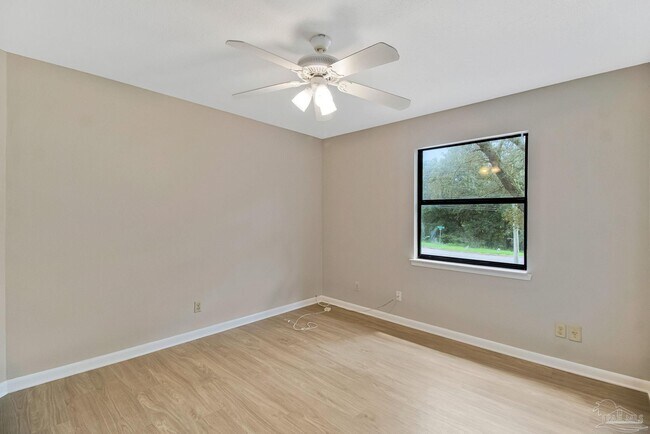 Building Photo - 464 E Burgess Rd