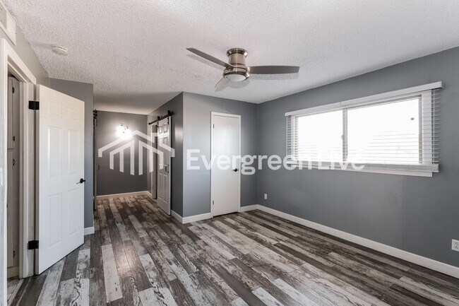 Building Photo - 4637 N 21st Ave