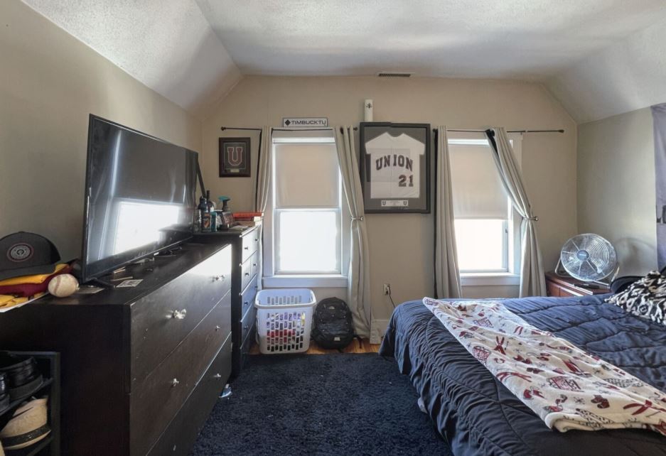 Building Photo - 14 Dow St