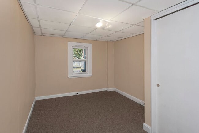 Building Photo - 25 Greenview Ave