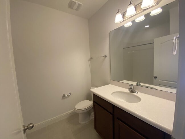Building Photo - 15555 Honeybell Dr