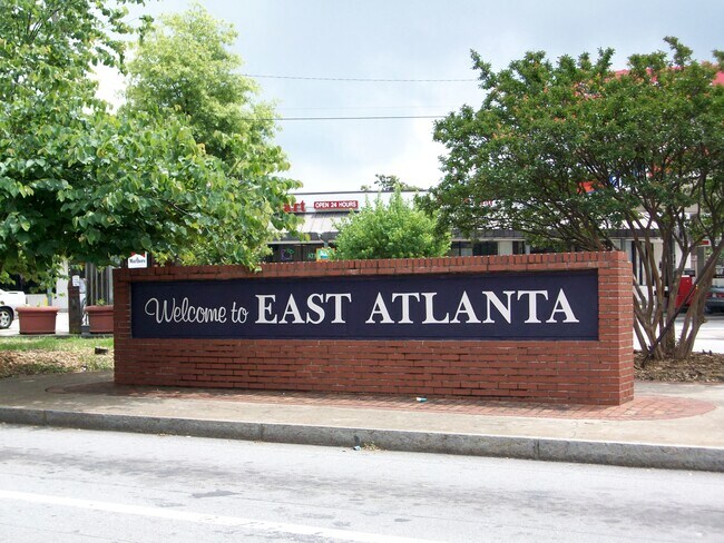 Building Photo - 1318 Ormewood Ave SE