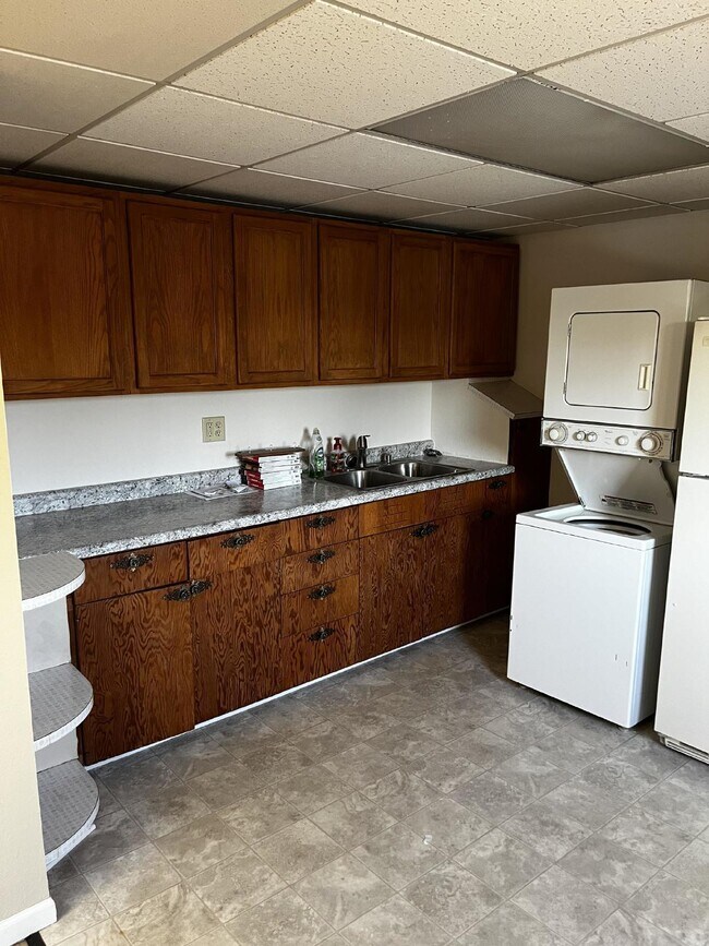 Building Photo - 2 Bedroom, 1 Bathroom Apartment For Rent D...