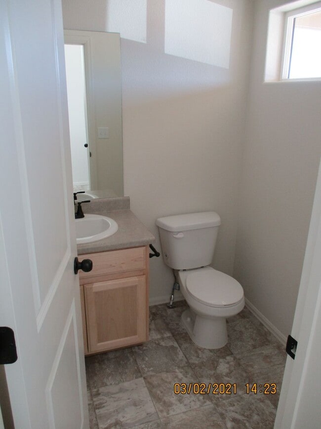 Building Photo - 3 Bed, 2.5 Bath - 2 Story Home in Windsor's Raindance Subdivision! Available Now!