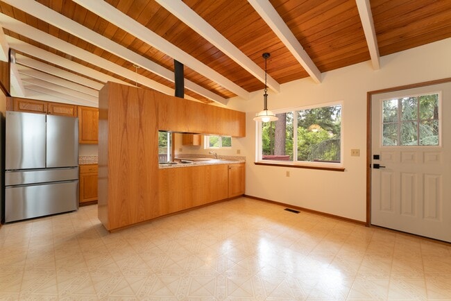 Building Photo - 12647 SE 54th St