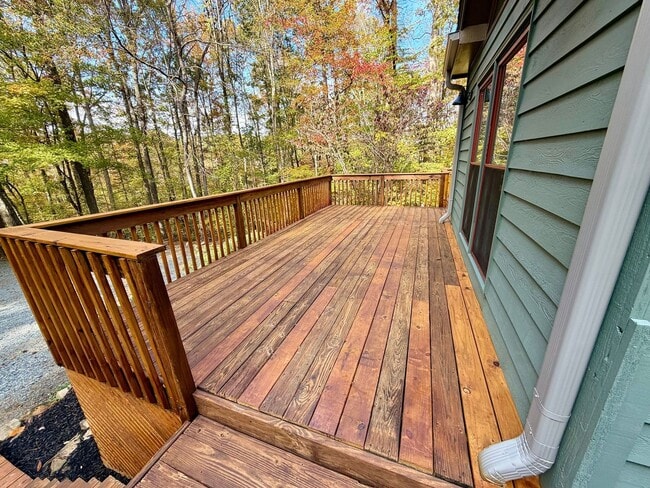 Building Photo - 160 Lystra Hills Ln