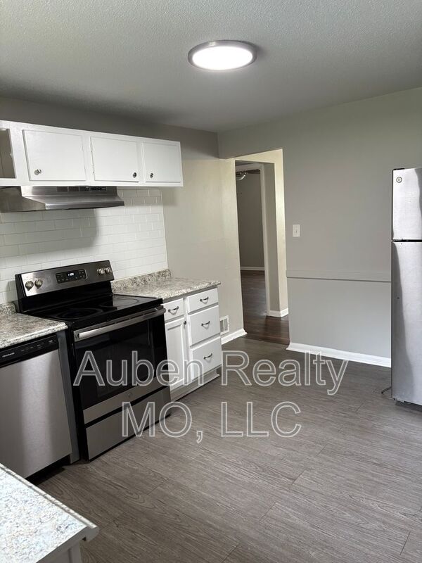 Building Photo - 1821 N 50 Terrace