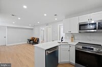 Building Photo - 1301 Somerset Pl NW