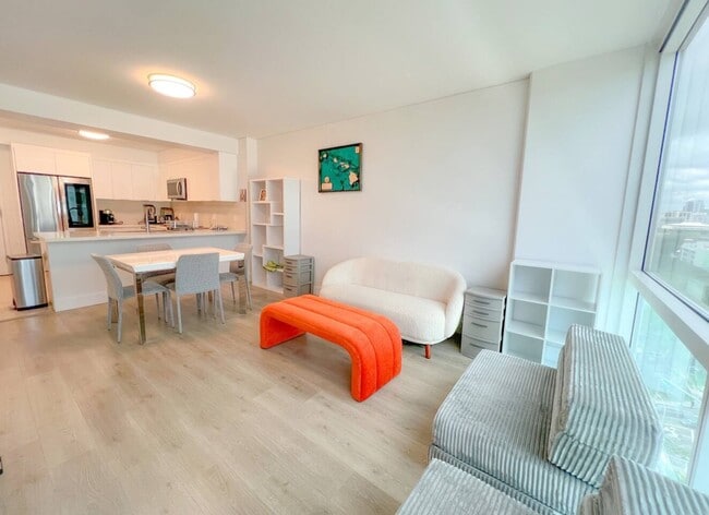 Building Photo - 909 Kapiolani Blvd