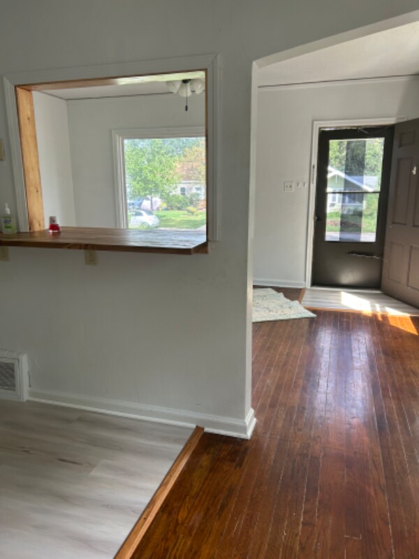 Primary Photo - 2602 40th Pl