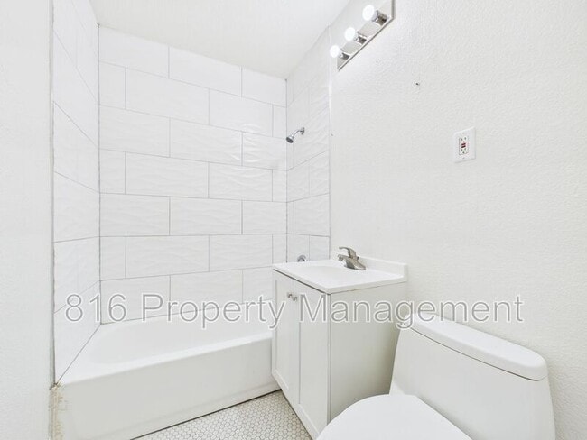 Building Photo - 5341 Brooklyn Ave