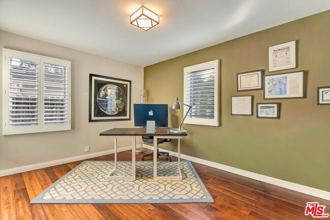 Building Photo - 4952 Placidia Ave