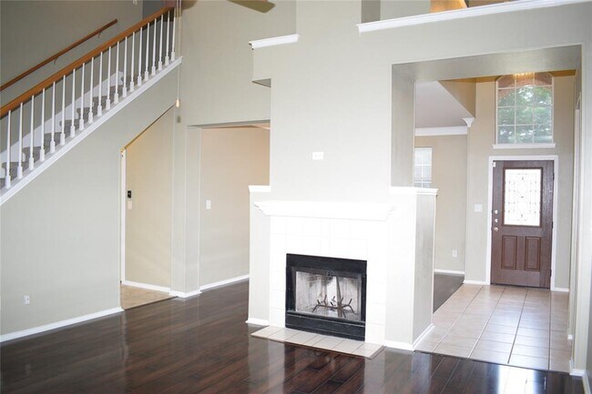 Building Photo - 30007 Oakland Hills Dr