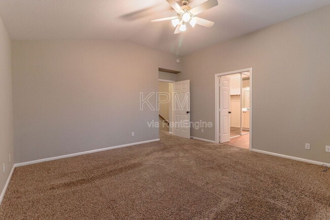 Building Photo - 2326 Carriage Dr