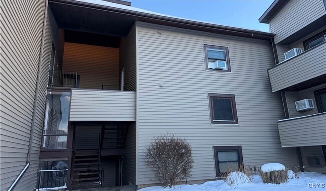 Primary Photo - 504 Village Blvd N