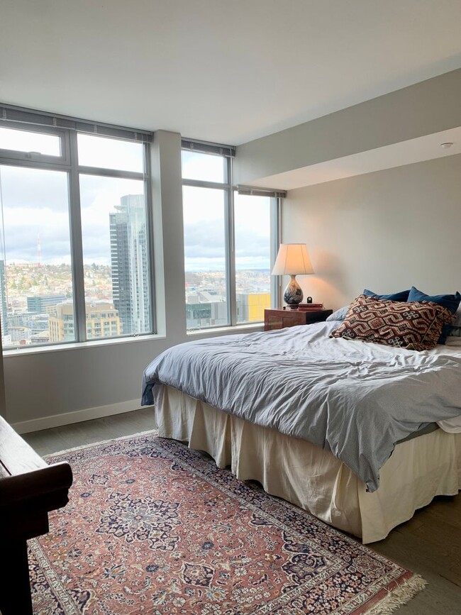 Building Photo - Cosmopolitan Condominiums ~ South Lake Union