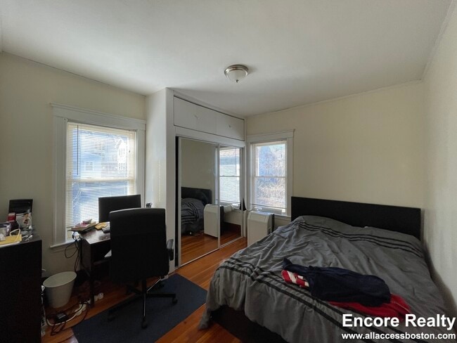 Building Photo - 56 Hobson St